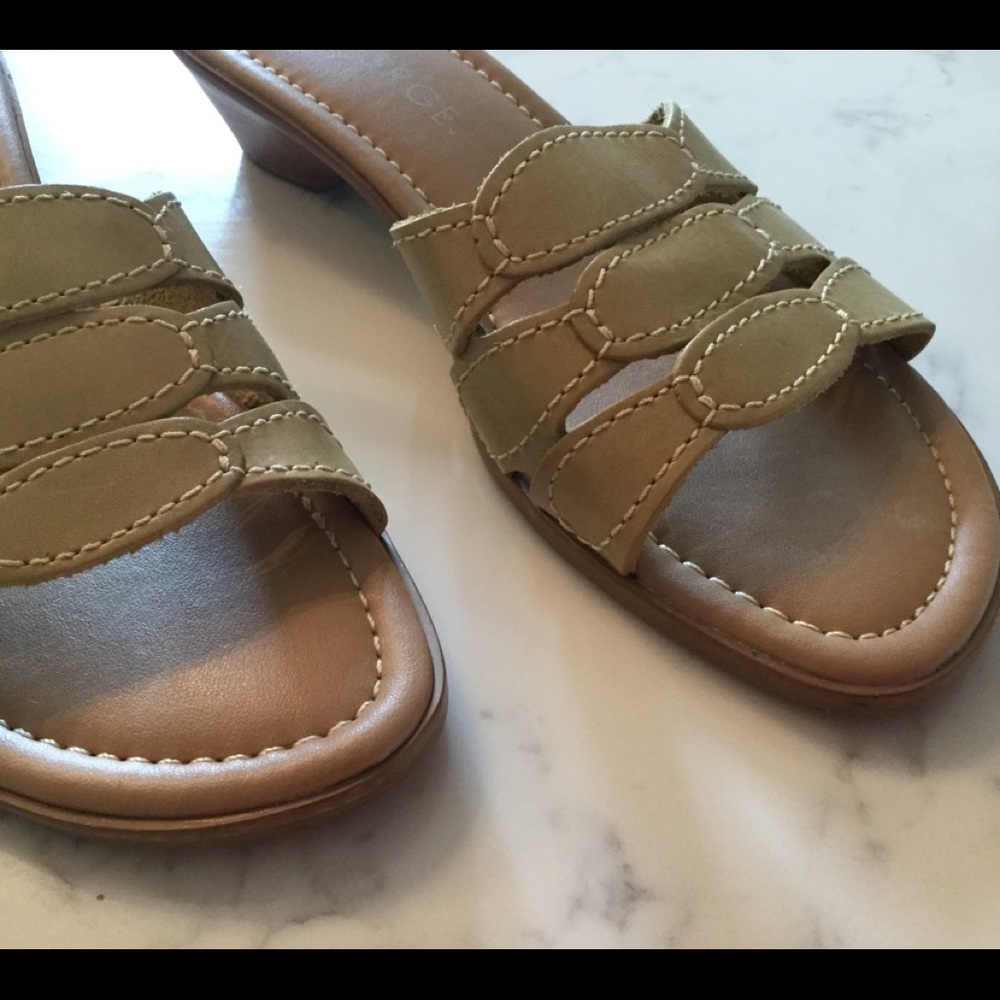 Vintage Leather George Super Comfy Olive Green Slide ons sz 8.5